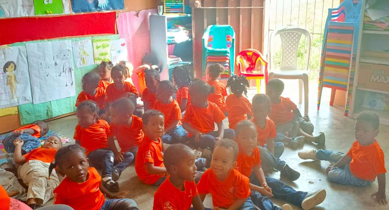 Children aged 3-5 years in the afternoon, prefer the floor