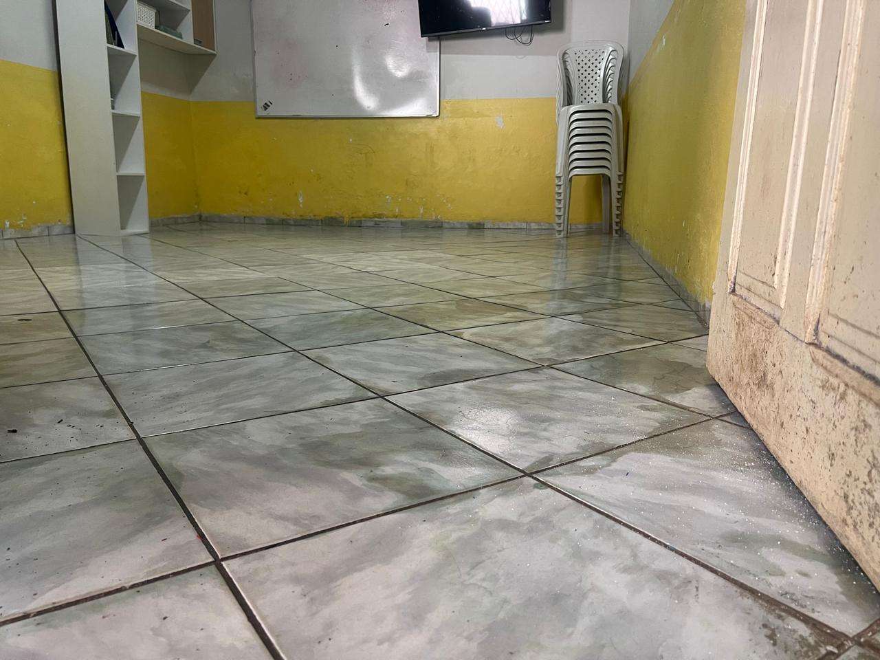 3 classrooms, each measuring 4.95m x