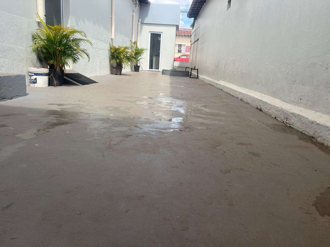 External area, with dimensions of 14.20m x 3.47m = 49