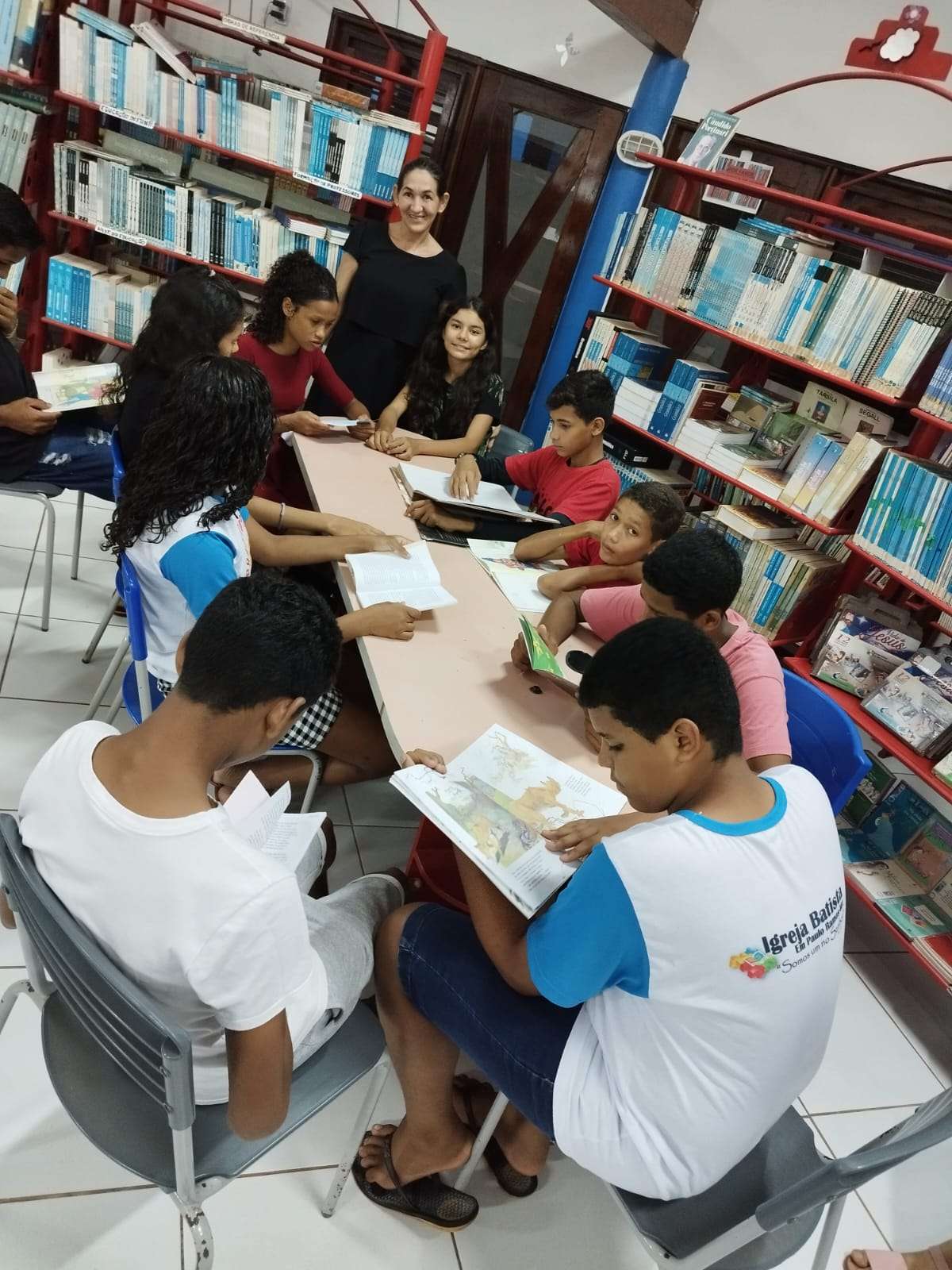 Groups gathered in sharing Reading