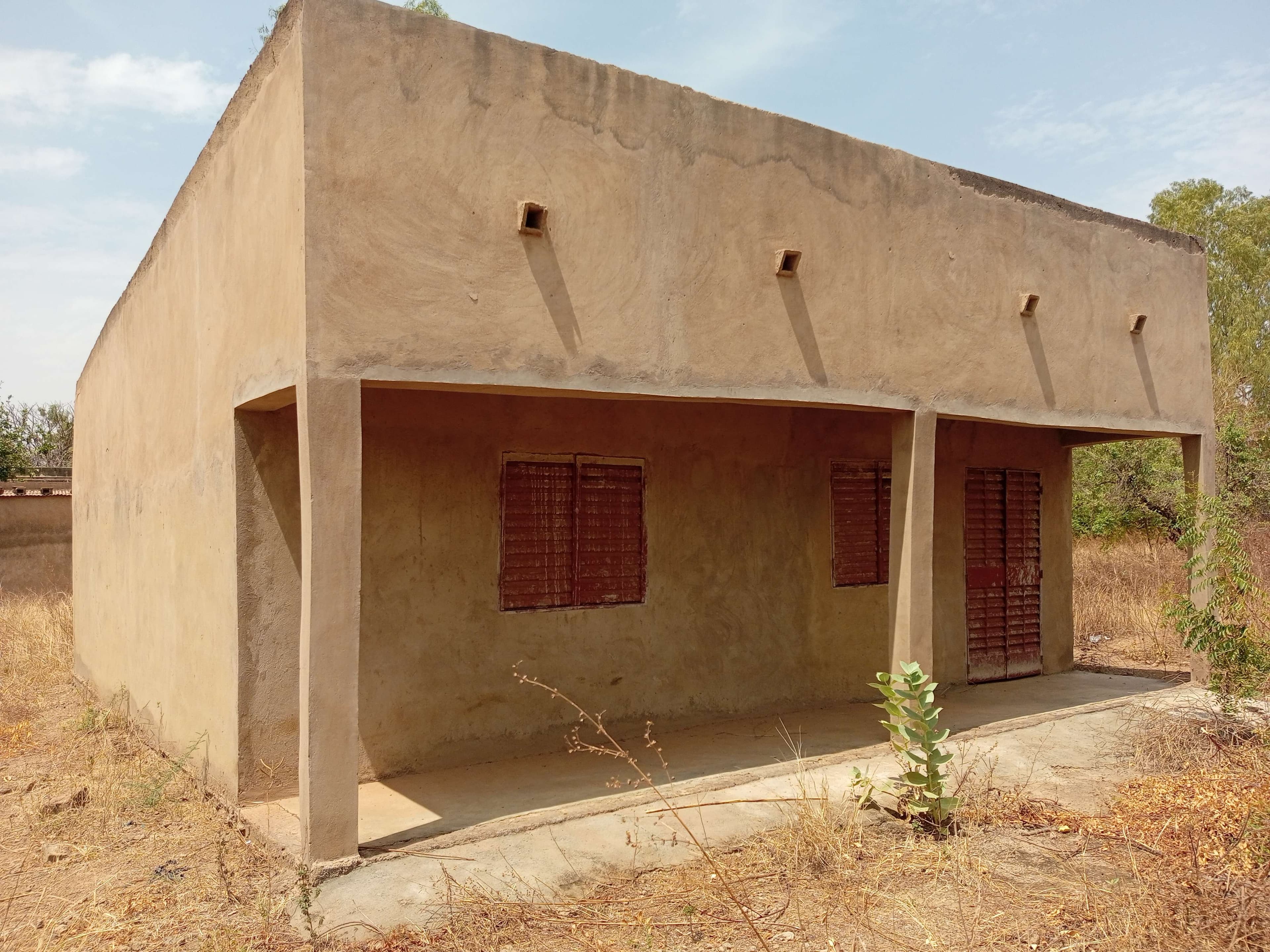 the classroom seen from the front