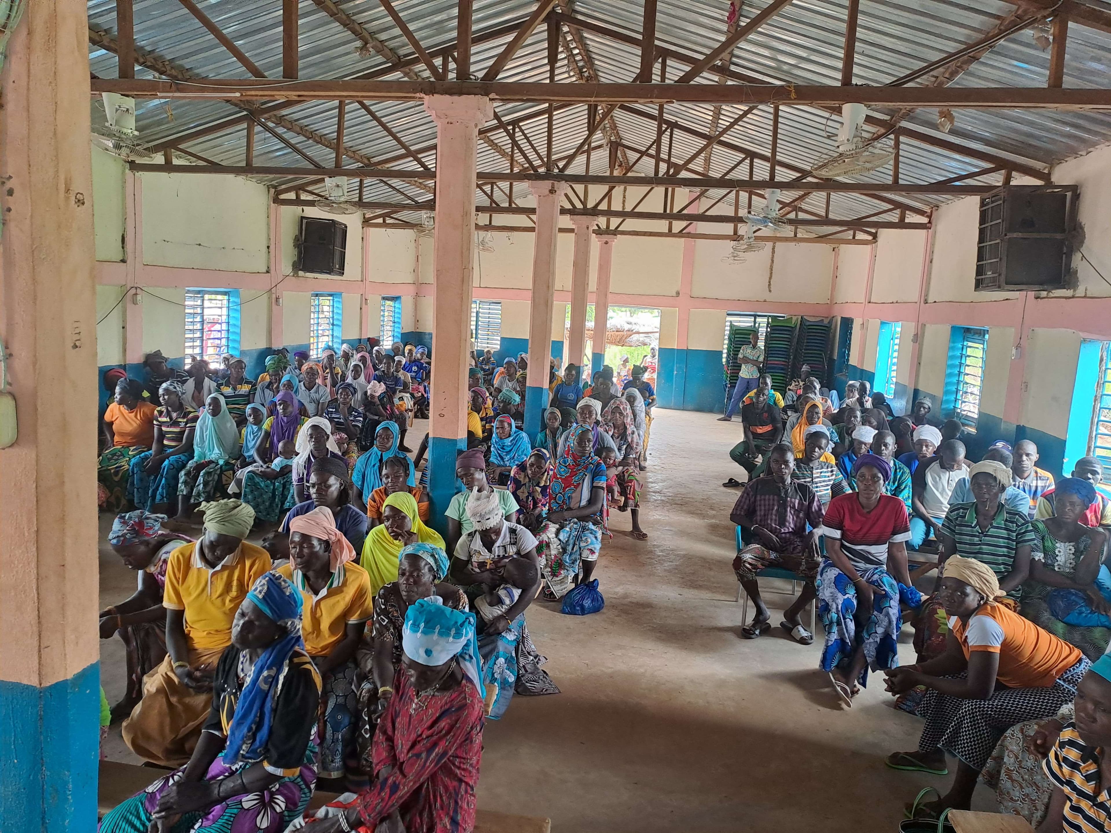 Community meeting to mobilize resources